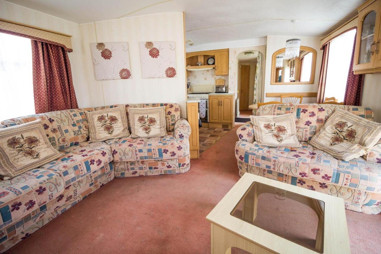 6 Berth Caravan With Decking Nearby Heacham Beach In Norfolk Ref 21047A Hotel Exterior foto